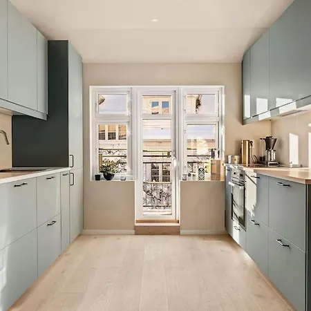 Dinbnb I New High-end Penthouse Apt - Wine, Dine & Views Apartmán